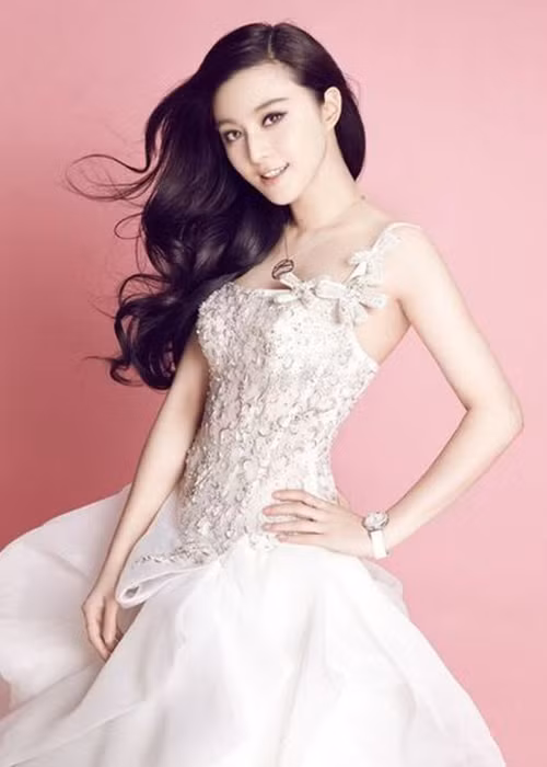 Theo một số nguồn tin, Phạm Băng Băng đang dần kết thúc lịch trình của mình để chuẩn bị đám cưới. Ảnh: Elle