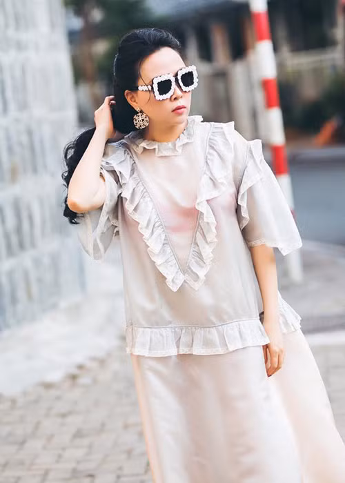 Quách Ngọc Ngoan đăng tải loạt ảnh của bạn gái hơn tuổi trên trang cá nhân.