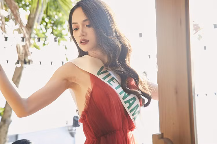 Hương Giang đang được đánh giá cao tại cuộc thi Hoa hậu Chuyển giới Quốc tế năm nay.