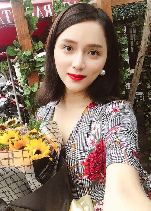 Hương Giang Idol đang trở thành tâm điểm của dư luận sau chiến thắng tại đấu trường sắc đẹp quốc tế dành cho người chuyển giới.