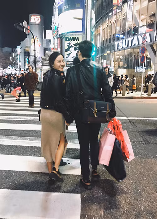 Văn Mai Hương có đường tình duyên khá lận đận. Tháng 11/2017, cô tuyên bố chia tay bạn trai làm thanh tra xây dựng.