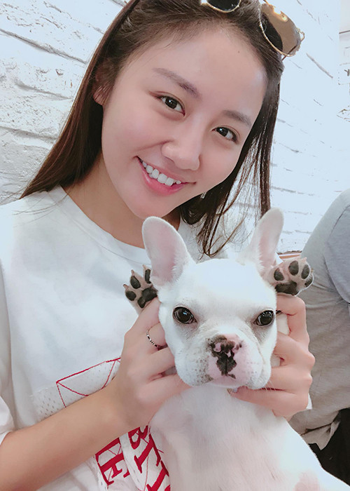 Văn Mai Hương rạng rỡ ở đời thường.