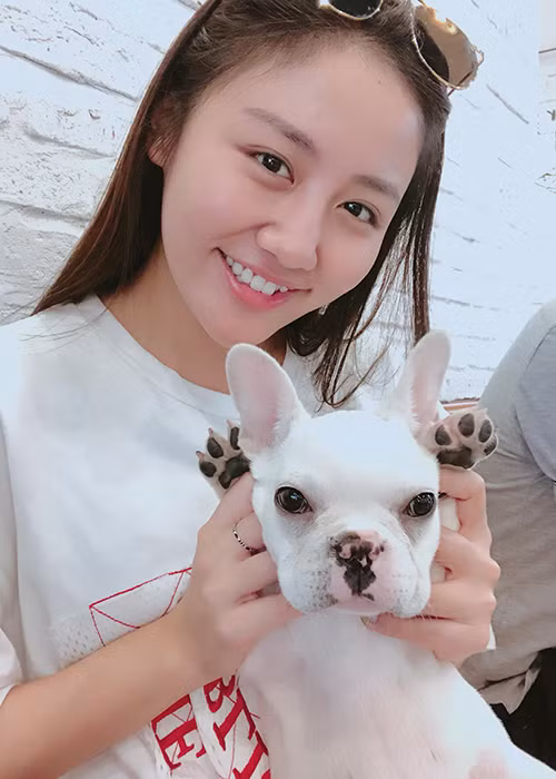 Văn Mai Hương rạng rỡ ở đời thường.