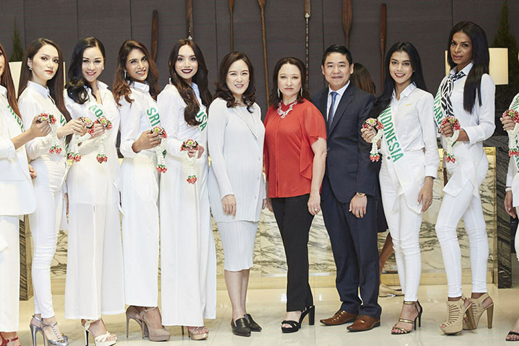 Hương Giang luôn nổi bật bên dàn thí sinh của cuộc thi Hoa hậu Chuyển giới Quốc tế năm nay. Ảnh: BTC