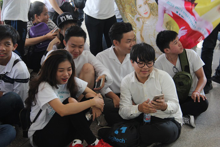 Các bạn chia sẻ rằng vương miện Hoa hậu của nữ ca sĩ là một nguồn cảm hứng rất lớn.