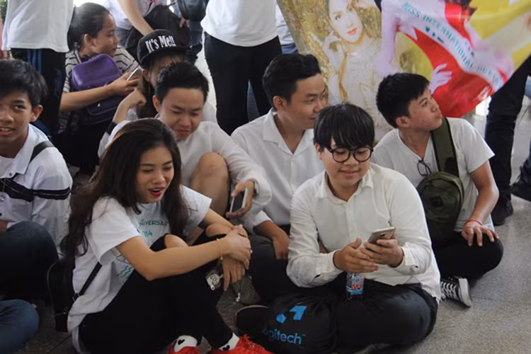 Các bạn chia sẻ rằng vương miện Hoa hậu của nữ ca sĩ là một nguồn cảm hứng rất lớn.