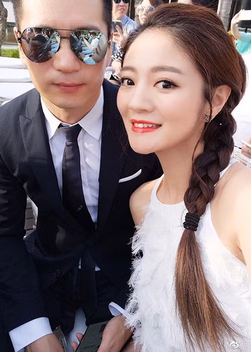 Trước khi lấy chồng tỷ phú, An Dĩ Hiên vốn xuất thân trong gia đình quyền quý. Ảnh: Weibo