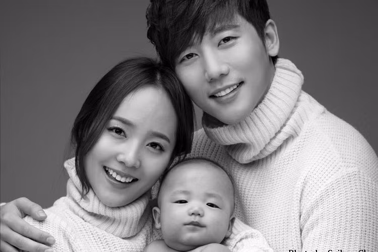 Ki Tae Young cưng chiều vợ và còn là ông bố bỉm sữa.