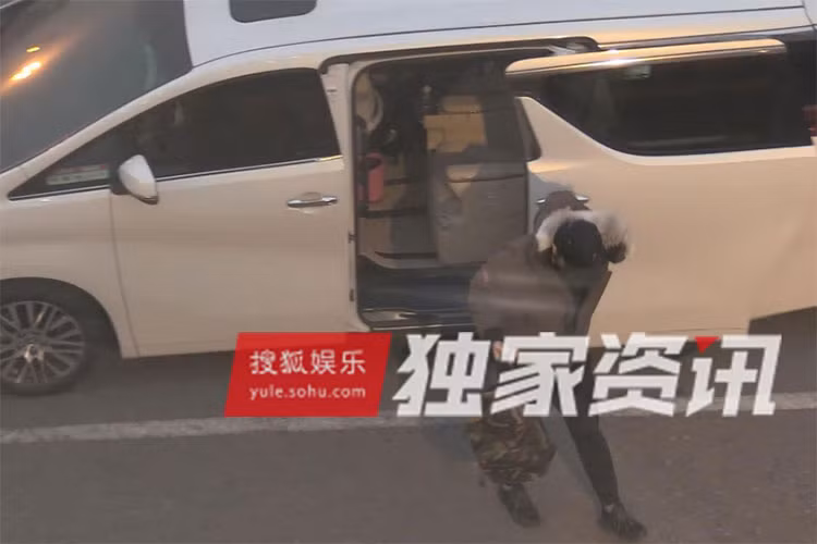 Hình ảnh Giả Nãi Lượng sau tin đồn ly hôn vì scandal ngoại tình của vợ. Ảnh: Sohu