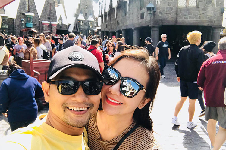 Ái Châu - Huỳnh Đông tươi rói ở Mỹ là một trong những tin tức sao Việt trong ngày 25/3.