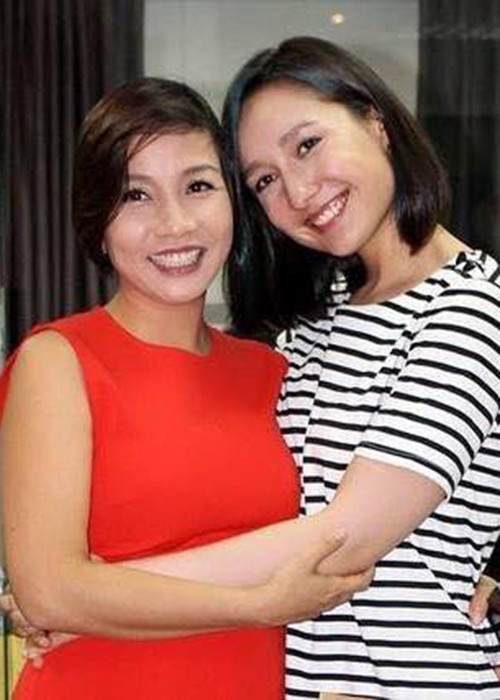 Từ khi lấy nhạc sĩ Anh Quân, Mỹ Linh luôn xem con gái riêng của chồng như con ruột. Vì vậy, cả hai rất thân thiết.