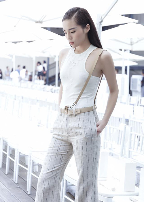 Tuy Kỳ Duyên lên tiếng phủ nhận nghi vấn dao kéo ngực nhưng không ít cư dân mạng vẫn không khỏi nghi ngờ.