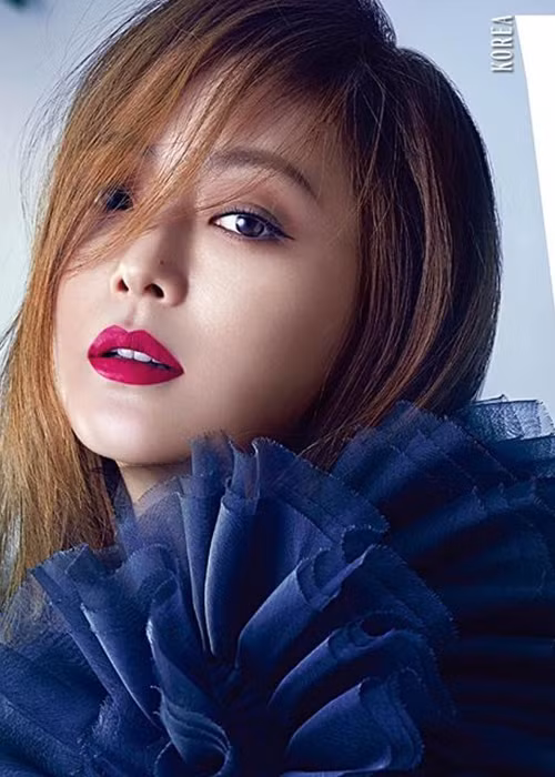 Sau khi lấy chồng và sinh con, Kim Hee Sun vẫn theo đuổi sự nghiệp diễn xuất. Ảnh: Instagram