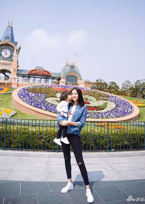 Ngày 22/3 vừa qua là sinh nhật lần thứ 34 của Trương Tử Lâm. Ảnh: Sina