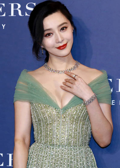 Phạm Băng Băng cũng chia sẻ về cậu em trai Phạm Thừa Thừa đang tham gia chương trình Thực tập sinh thần tượng. Ảnh: Ifeng