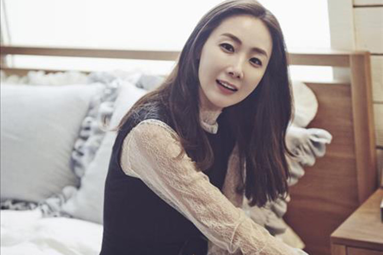 Sau khi chia tay Lee Jin Wook, Choi Ji Woo trở nên kín tiếng về đời tư.