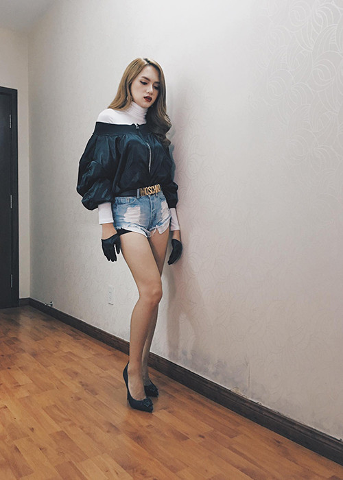 Xuất thân là ca sĩ, Hương Giang tự tin tham gia cuộc thi Hoa hậu Chuyển giới Quốc tế 2018.