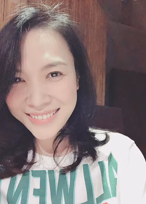 Mỹ Tâm hỏi fans: “Tự nhiên nửa đêm 1,2h sáng đi thèm trà sữa dã man là sao trời. Có bạn nào hay bị vậy không? Rồi phải làm sao? Hỏi biết để lần sau làm theo”.