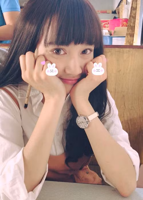 Từ lúc vào nghề, nữ diễn viên Nhã Phương giữ được hình ảnh sạch scandal. Cô không phát ngôn gây sốc, cố gắng tránh ồn ào thị phi.