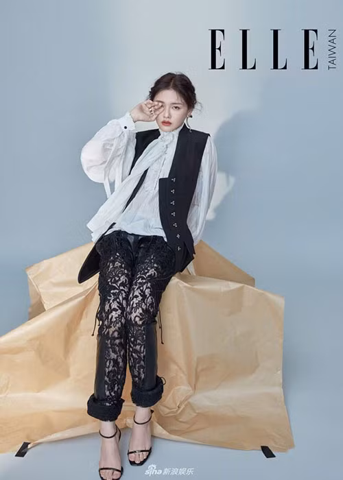 Nữ diễn viên phim "Vườn sao băng" khoe vóc dáng thon gọn sau khi giảm cân thành công.