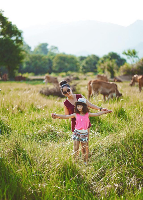 Thúy Nga đăng tải hình ảnh con gái sắp tròn 7 tuổi.