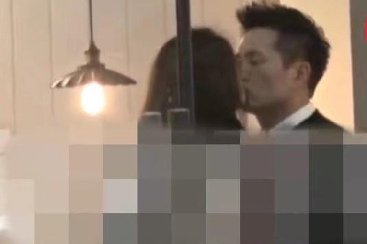 An Dĩ Hiên khẳng định cô là người vợ đầu tiên của Trần Vinh Luyện nhưng không phủ nhận chồng có con riêng. Ảnh: Sohu