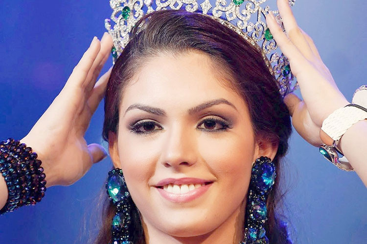 Năm 2013, Thái Lan bị lép vế hoàn toàn trước người đẹp chuyển giới đến từ Brazil - Marcela Ohio. Năm đó, Ohio mới tròn 17 tuổi. Cô là hoa hậu trẻ nhất khi đăng quang trong lịch sử cuộc thi.