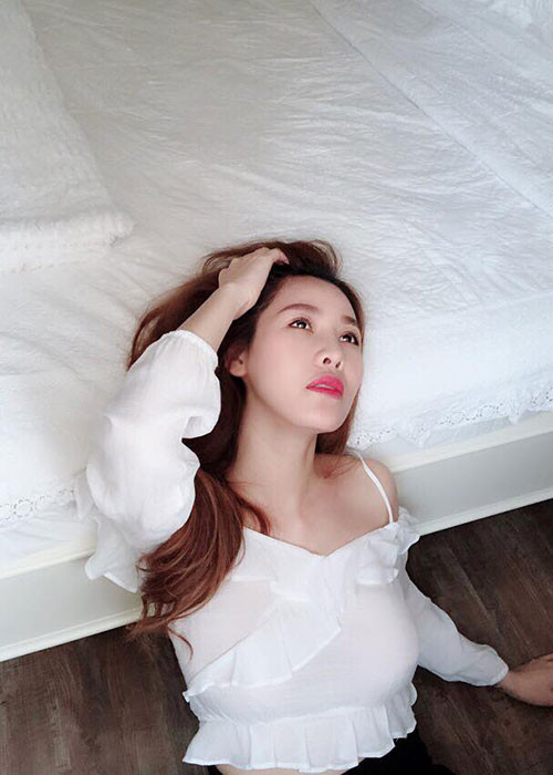 Quế Vân tâm sự: “Hạnh phúc phải đánh đổi bằng sự mất mát, đau thương của người khác thì chẳng còn là hạnh phúc nữa đâu. “Điều ngọt ngào nhất không đến với đàn bà đa cảm. Điều tốt đẹp nhất không đến với đàn ông đa tình”.