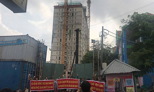 Khách mua nhà tại dự an Tân Bình Tower liên tục biểu tình, phản đối đòi nhà suốt 2 năm qua.