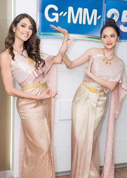 Hương Giang Idol luôn tỏ ra thân thiện với các thí sinh của cuộc thi. Ảnh: FBNV