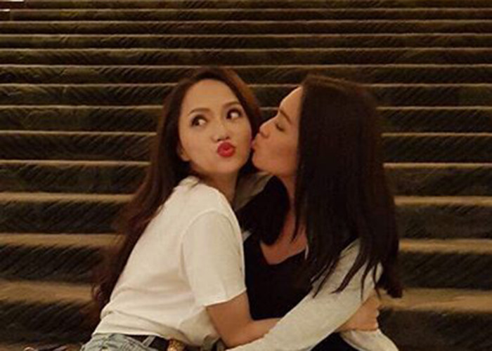 Theo tiết lộ của Hương Giang, cô và Lukkade Metinee có dịp gặp nhau khi đàn chị đến Việt Nam. Ảnh: FBNV