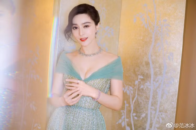 Phạm Băng Băng ngày càng đẹp mặn mà. Ảnh: Sina