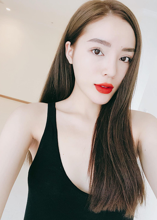 Hoa hậu Kỳ Duyên quyết định đổi màu tóc từ vàng hoe sang trầm.