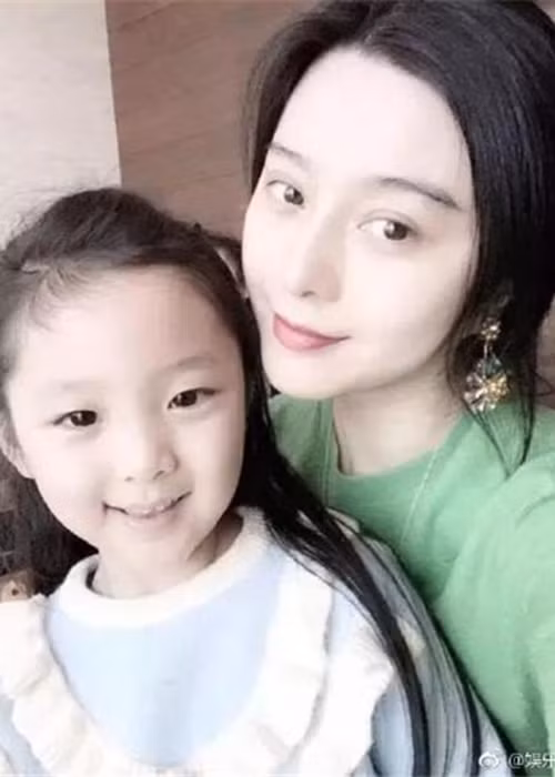 Phạm Băng Băng không ít lần khoe cô em họ xinh xắn của mình trên trang cá nhân.