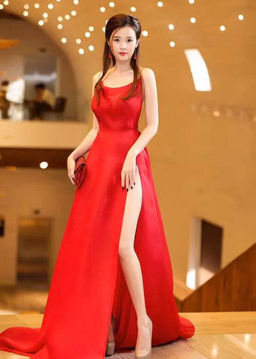 Sau biến cố tình cảm vào 2 năm trước, hiện Midu ngày càng xinh đẹp, quyến rũ.