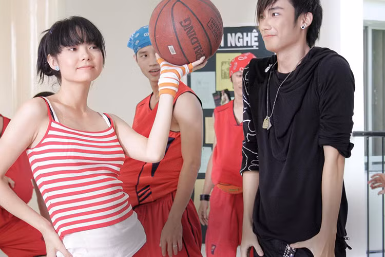 Năm 2009, bộ phim “Giải cứu thần chết” của đạo diễn Nguyễn Quang Dũng vượt ngưỡng 20 tỷ đồng. Ảnh: Lao động