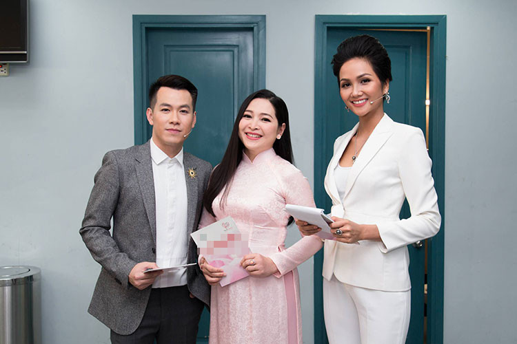 Được biết, H’Hen Niê sẽ đồng hành cùng một chương trình diễn ra tại Trà Vinh vào ngày 18/3.