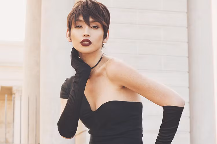 Hình ảnh Kataluna hóa thân minh tinh Audrey Hepburn gây chú ý.