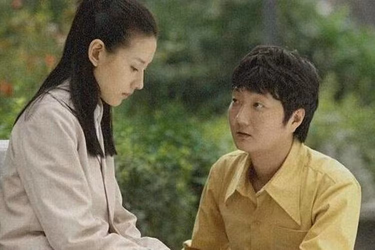 Khi vẫn chưa chính thức ly hôn Phan Minh Việt, Đổng Khiết lộ ảnh thân mật bên Vương Đại Trị - nam diễn viên đã có gia đình. Ảnh: Weibo