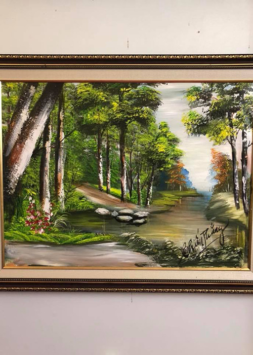 Diễn viên hài Chiến Thắng khoe bức tranh do chính anh vẽ.