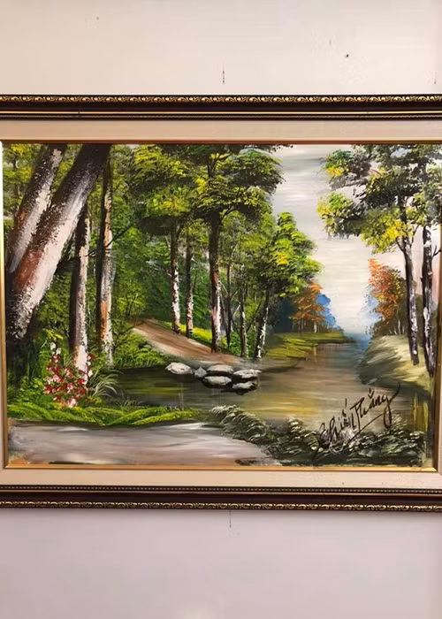 Diễn viên hài Chiến Thắng khoe bức tranh do chính anh vẽ.