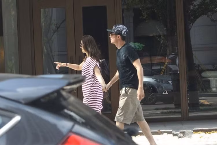 Hoắc Kiến Hoa và Lâm Tâm Như đều lên tiếng phủ nhận tin đồn ép cưới đồng thời âm thầm thể hiện sự quan tâm dành cho nhau.