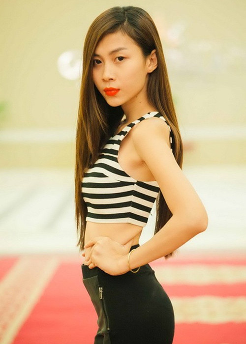 Lan Phương sở hữu gương mặt được cho là giống ca sĩ Thủy Tiên. Ảnh: Khám phá