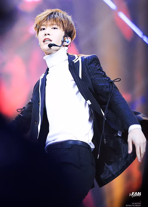 Phạm Thừa Thừa từng bật khóc nói muốn thi bằng thực lực, không muốn dựa hơi chị gái khi tham gia Thần tượng thực tập sinh. Ảnh: Fanpage