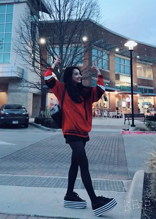  Hot Face sao Việt 24h: Nhã Phương đăng tải hình ảnh ở Mỹ.