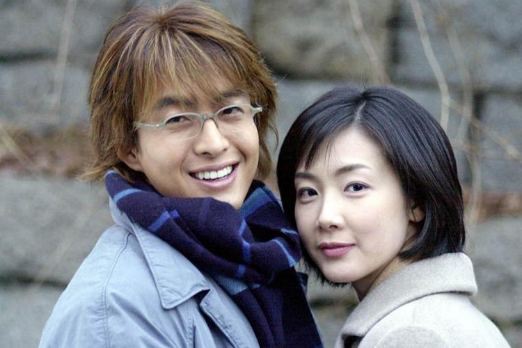 Bae Yong Joon vào vai nam sinh Joon Sang trong bộ phim truyền hình “Bản tình ca mùa đông”. Ảnh: straitstimes