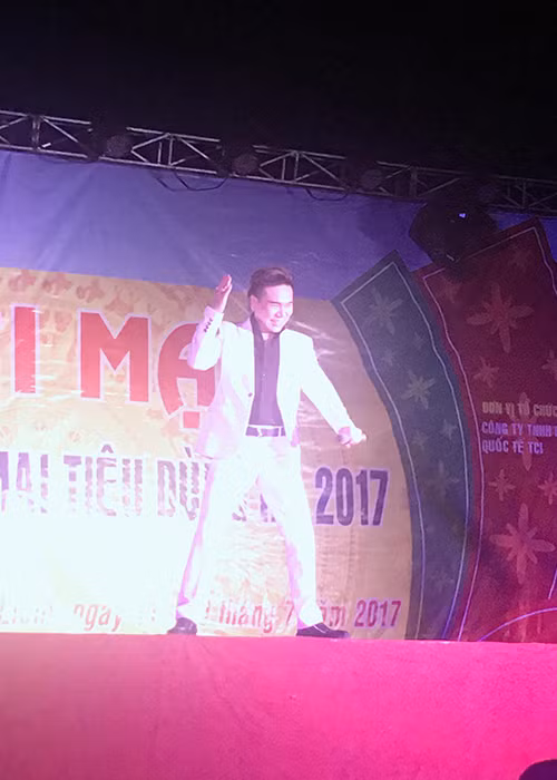 Anh được biết đến qua một số ca khúc thị trường như: "Bạc trắng tình đời", "Vợ là nhất"...