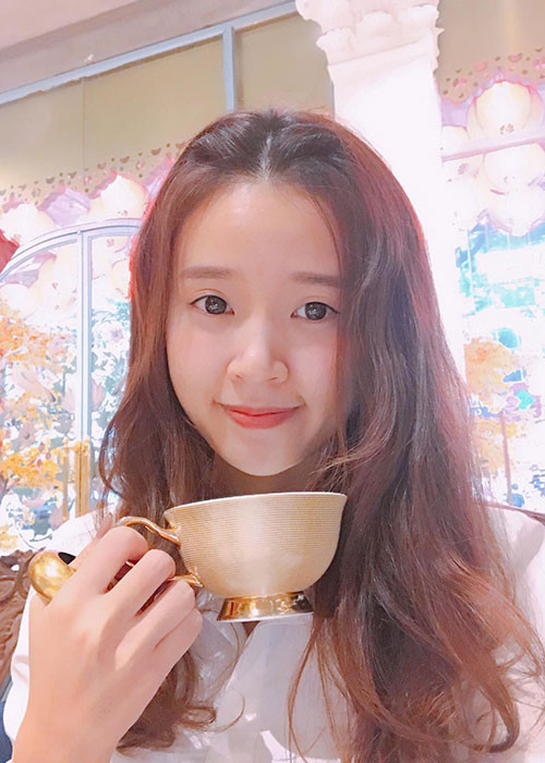 Kinh doanh khá mát tay, Midu tậu xe sang, mua nhà và sắm cho bản thân những món đồ hàng hiệu yêu thích.