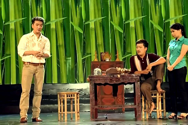 Vai Mười Khó trong tiểu phẩm “Khó” của Trường Giang gây ấn tượng với khán giả và giúp tên tuổi của anh vụt sáng. Ảnh: Youtube