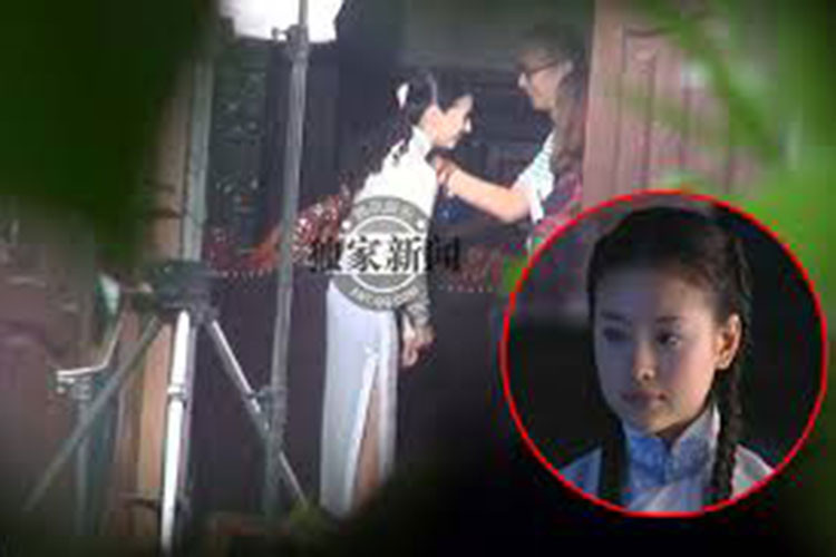 Mọi cử chỉ, hành động của Đổng Khiết trên phim trường “Nam Kinh tình yêu” cũng bị cư dân mạng soi mói. Ảnh: qq